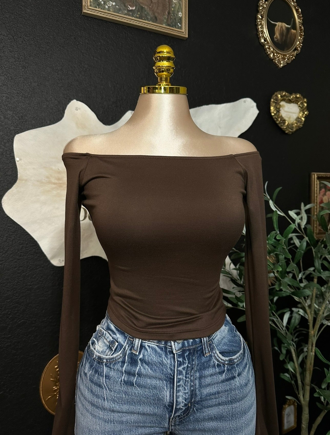 Yuri Off-Shoulder Top